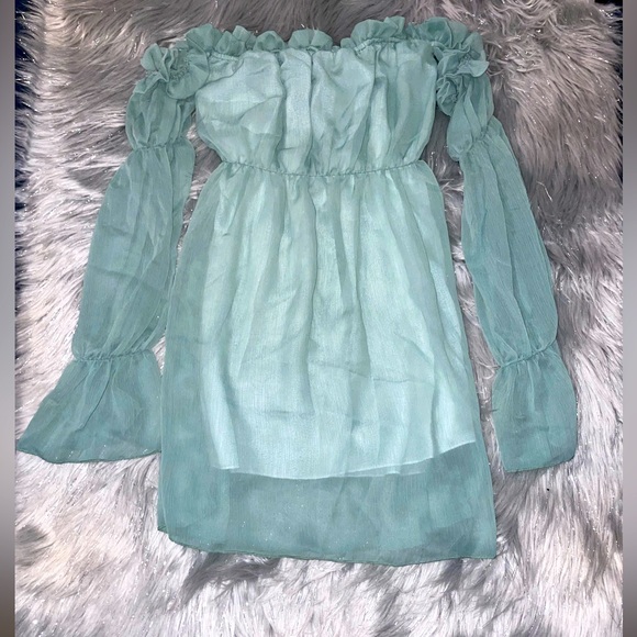 SHEIN Dresses & Skirts - SHEIN Rich green off the shoulder ruffle dress - Sz : S 🎉